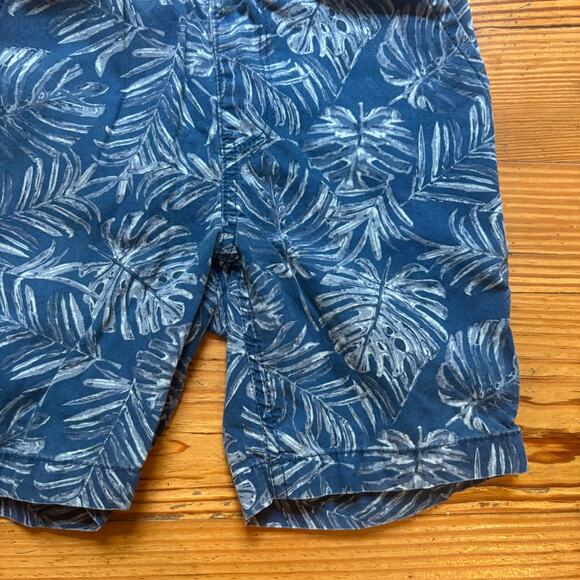 Children's Place blue denim leave print drawstring boys shorts SIZE 5 - Picture 2 of 5